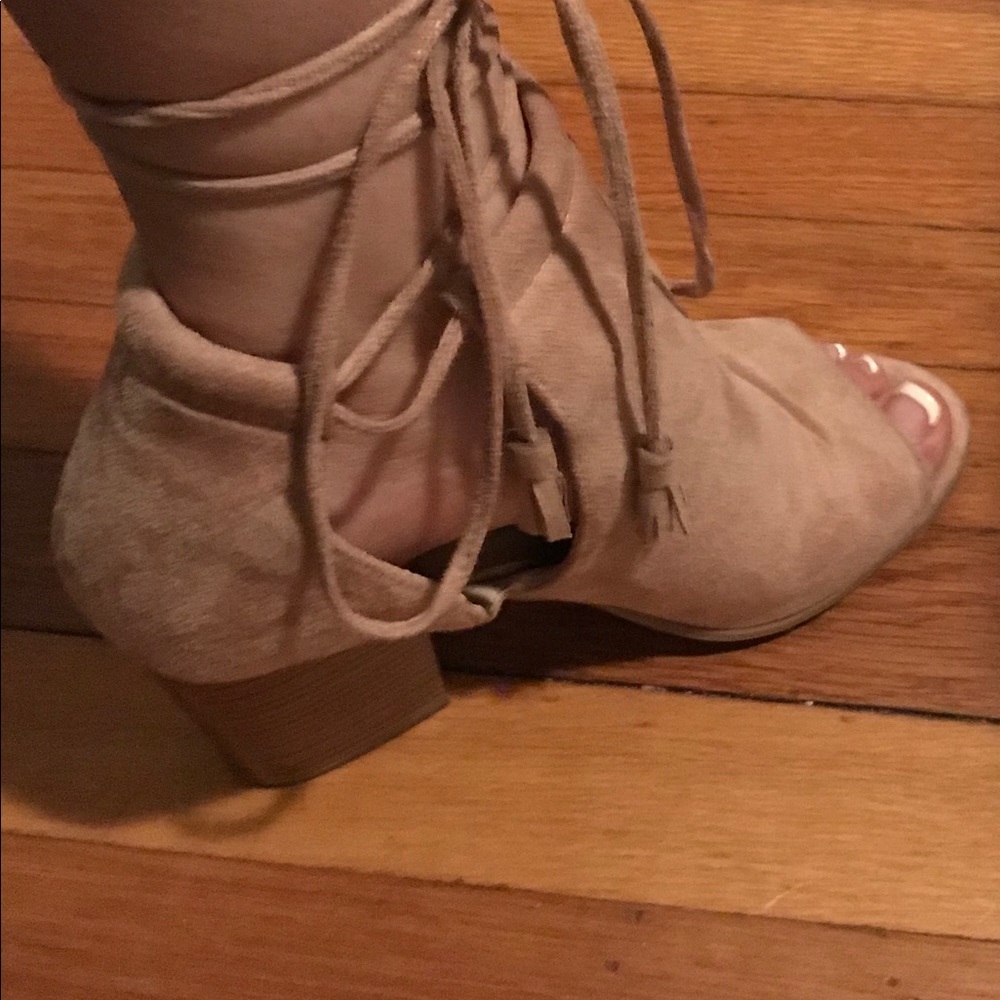 Pink/brown wedges